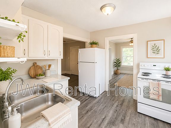3rd image of 2022 Dellwood Ave #2