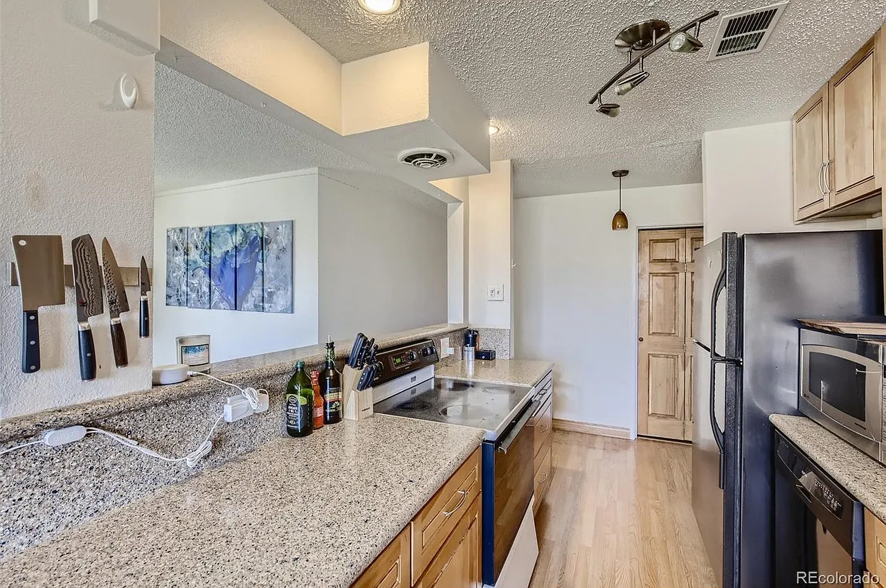 2 bed, 1154 sqft, $1,500 — Photo 2