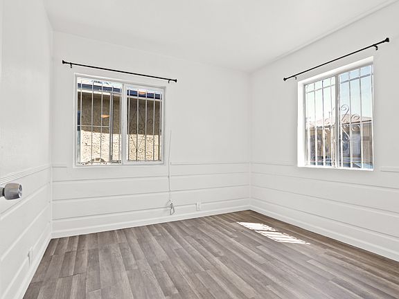4th image of 1131 W 91st St #1137-1/2