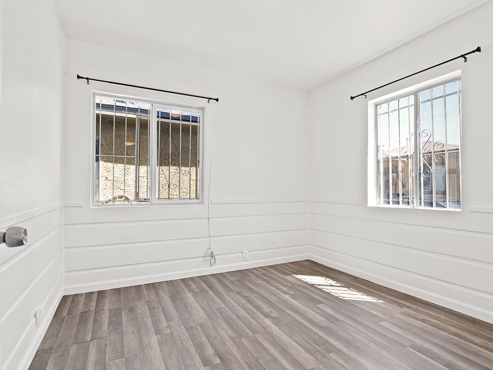 1st image of 1131 W 91st St #1135