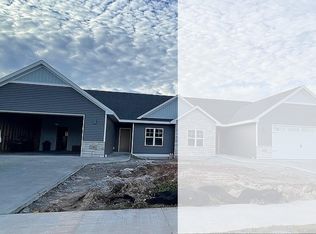 2384 Hidden Winds Ln, Green Bay, WI 54303