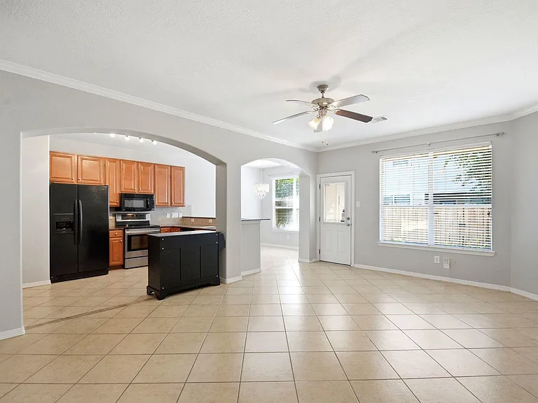 930 Sterling Creek Cir — Photo 9