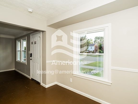 1234444_003_living_room_13980107.jpg
