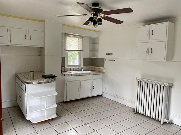 2nd image of 431 Woods Ave SW #2