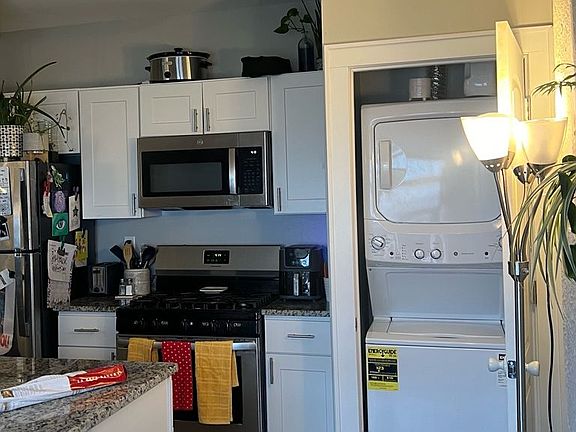2nd image of 1922 N Palmer St #2