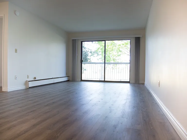 5772 177b St — Photo 34