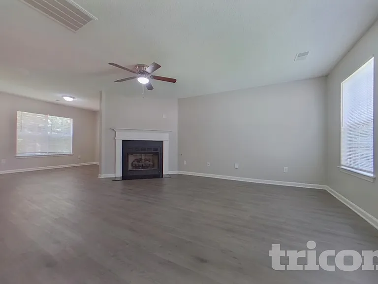 210 Kendrick Rd — Photo 2