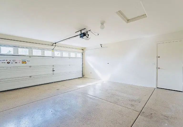 5040 S 235th Dr — Photo 33