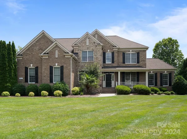 800 Wheatfield Dr, Waxhaw, NC 28173