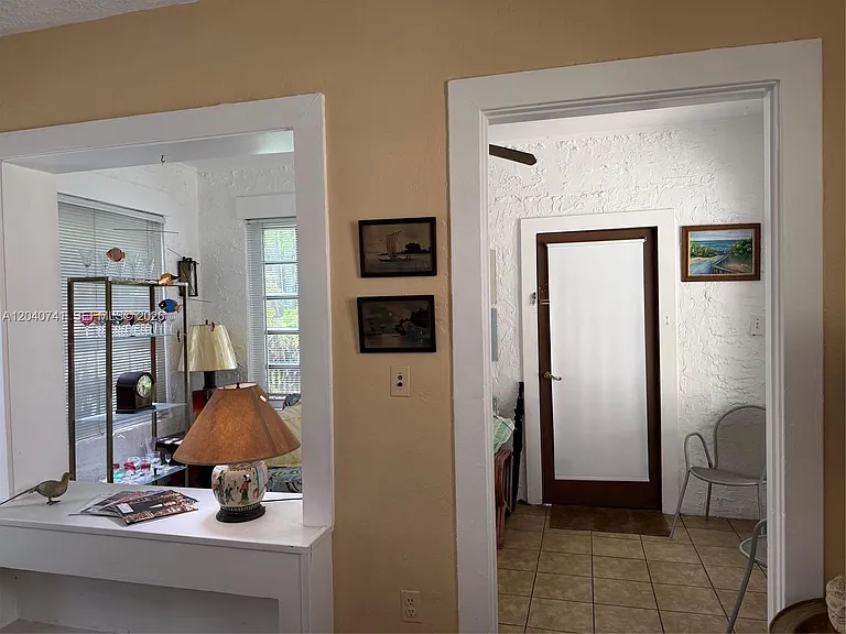1209 Aguila Ave — Photo 4