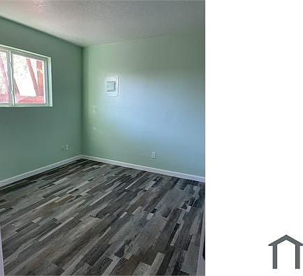 4th image of 510 Vermont St NE APT B