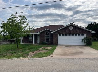 610 N Pecan St, Hico, TX 76457
