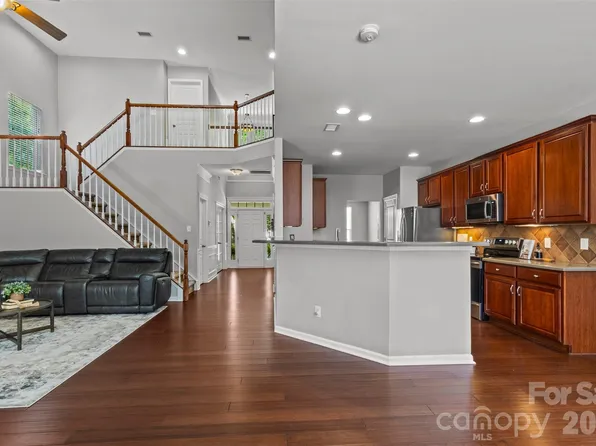 13406 Centennial Commons Pkwy, Huntersville, NC 28078