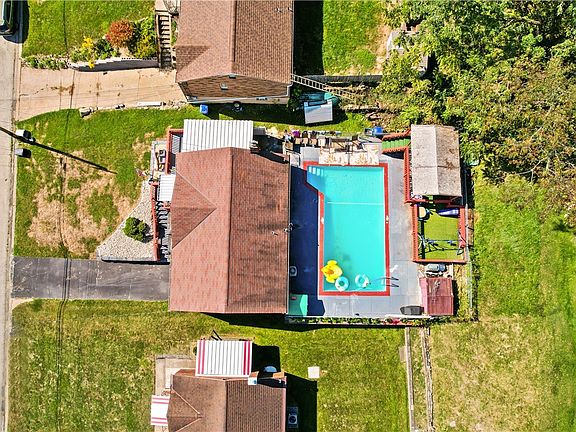 3rd image of 612 Lois Dr