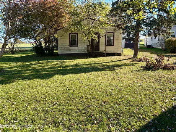 203 Eastwood Ave, Oregon, OH 43616