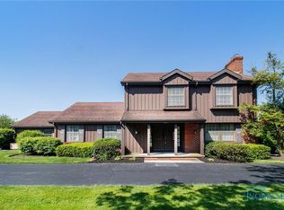 120 Partridge Ln, Perrysburg, OH 43551