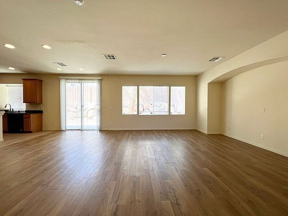 5th image of 9795 Gifthouse St