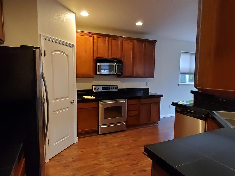 1st image of 14406 NE 8th Ct