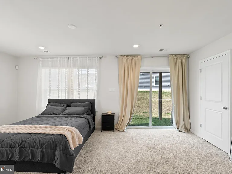 9715 Summerton Dr — Photo 47