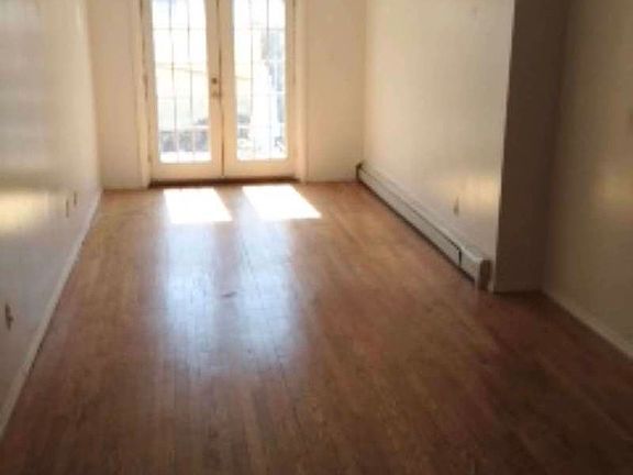 4th image of 82 Union St #1
