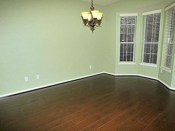 3rd image of 4462 Gerona St