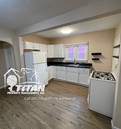 5th image of 905 Stuart St APT D