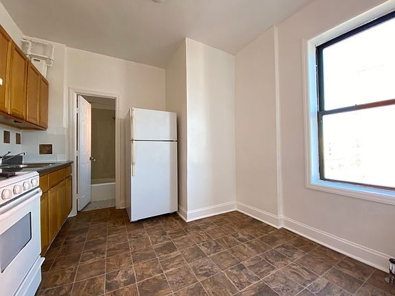 2nd image of 31-11 32nd St #18