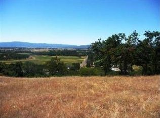 800 Viewcrest Dr, Eagle Pt, OR 97524