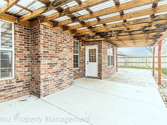 5th image of 1902 Elington St
