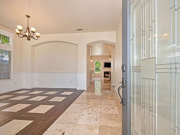 4th image of 1690 Gill Dr