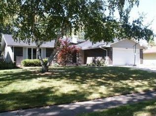 1512 Churchill Rd, Schaumburg, IL 60195