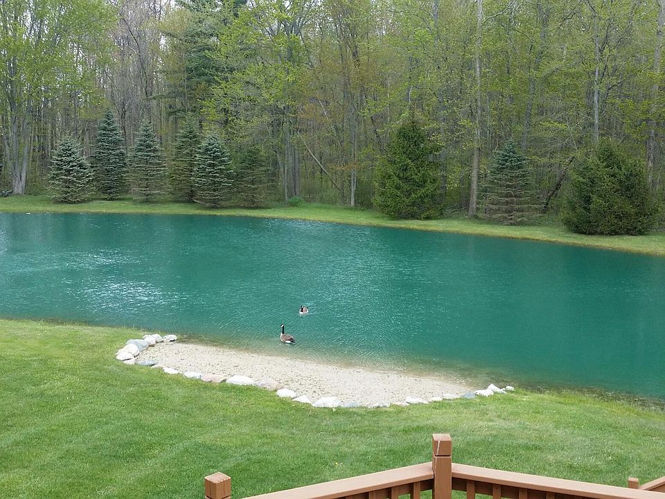 2nd image of 3330 Applewood Dr