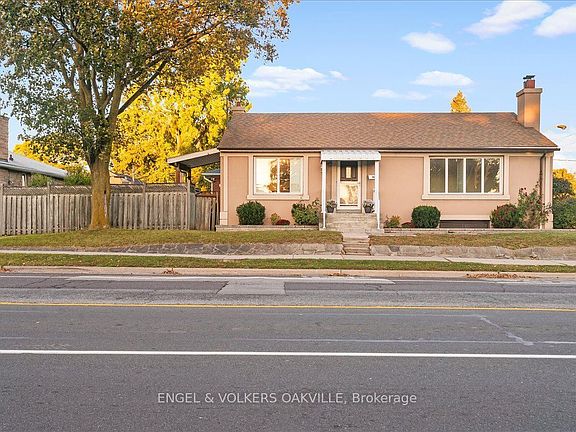 3rd image of 351 Renforth Dr