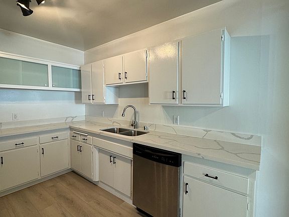 5th image of 11825 Laurelwood Dr APT 1