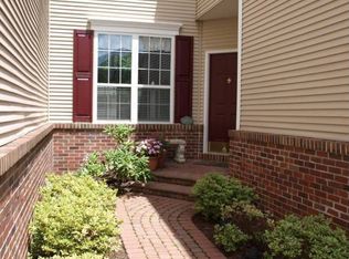 120 Dispatch Dr, Washington Crossing, PA 18977