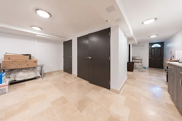 Rented by Corcoran | media 23