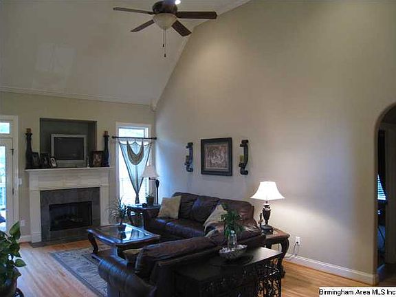 3rd image of 529 Rolling Hills Dr