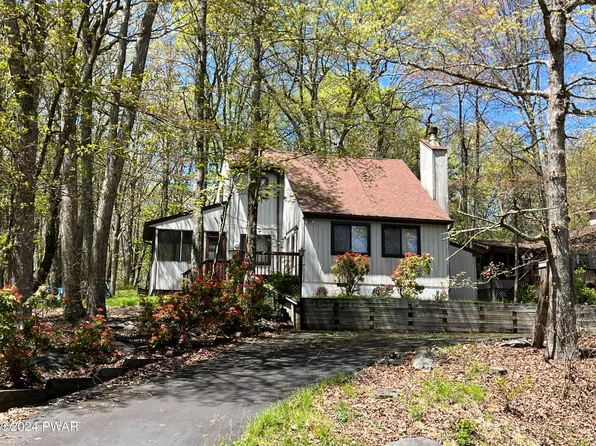 140 Hillside Dr, Hawley, PA 18428