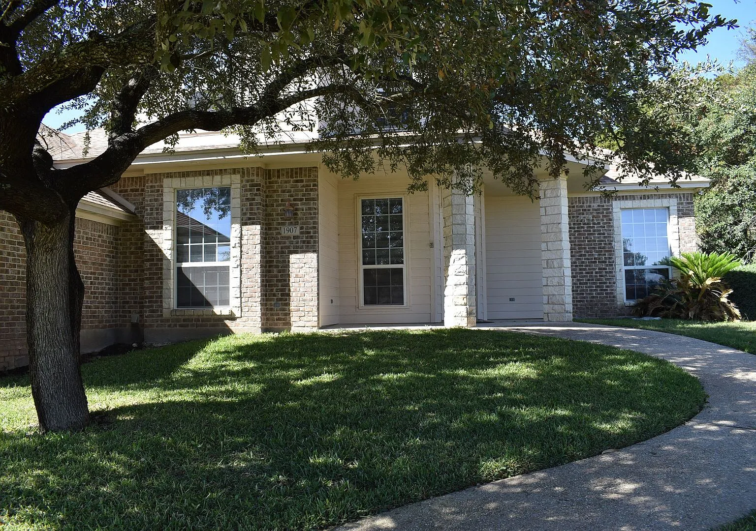 Beautiful Harker Heights Custom Home! — Photo 3