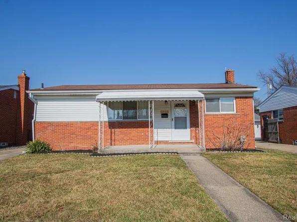 23129 Socia St, Saint Clair Shores, MI 48082