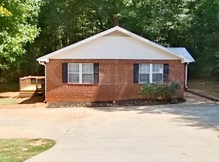 100 Beaver Pointe Dr, Winterville, GA 30683