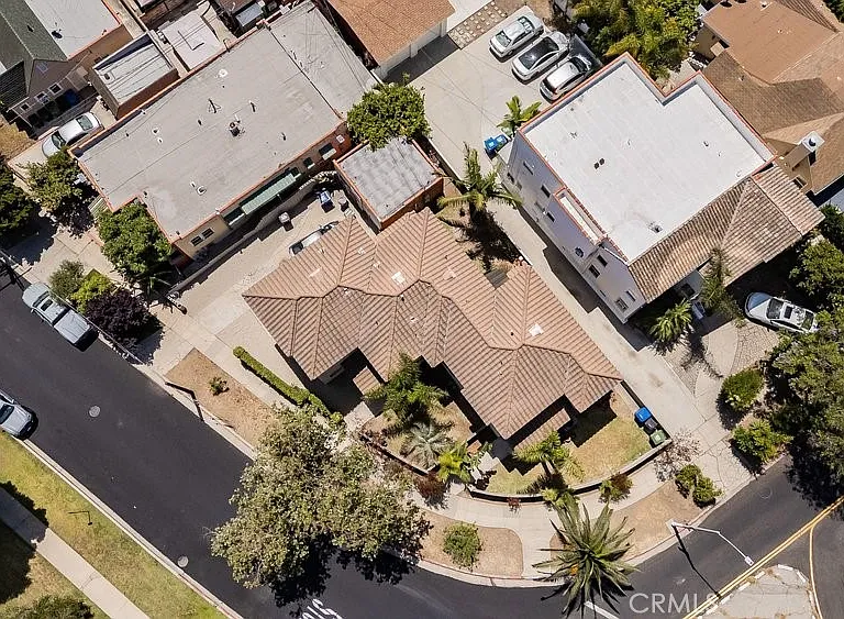 1100 S Highland Ave — Photo 29