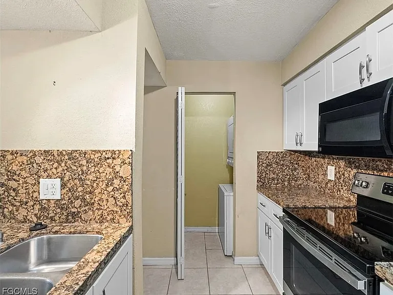 3419 Winkler Ave #509 — Photo 8
