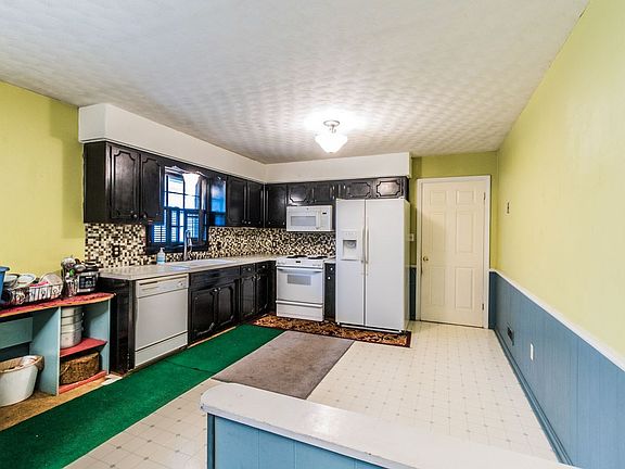 5th image of 106 Whispering Hills Blvd