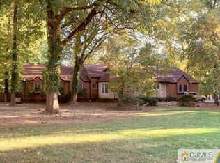 11 Southfield Rd, Edison, NJ 08820