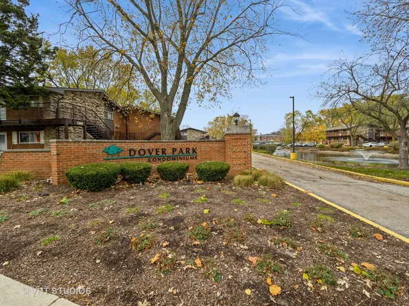 1505 S Canford Cliffs Dr APT 2C, Mount Prospect, IL 60056