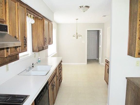 4th image of 1531 San Antone Ln