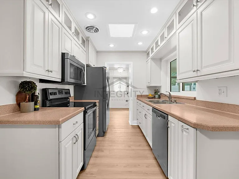 3315 W Beaumont St — Photo 18