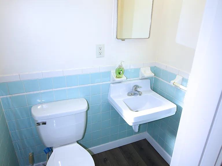 1090 Meridian Ct — Photo 18