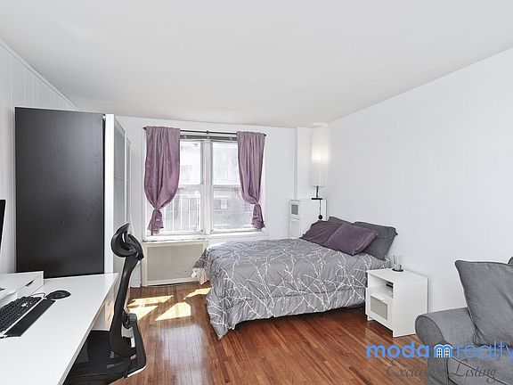 4th image of 3215 Olinville Ave APT 4G